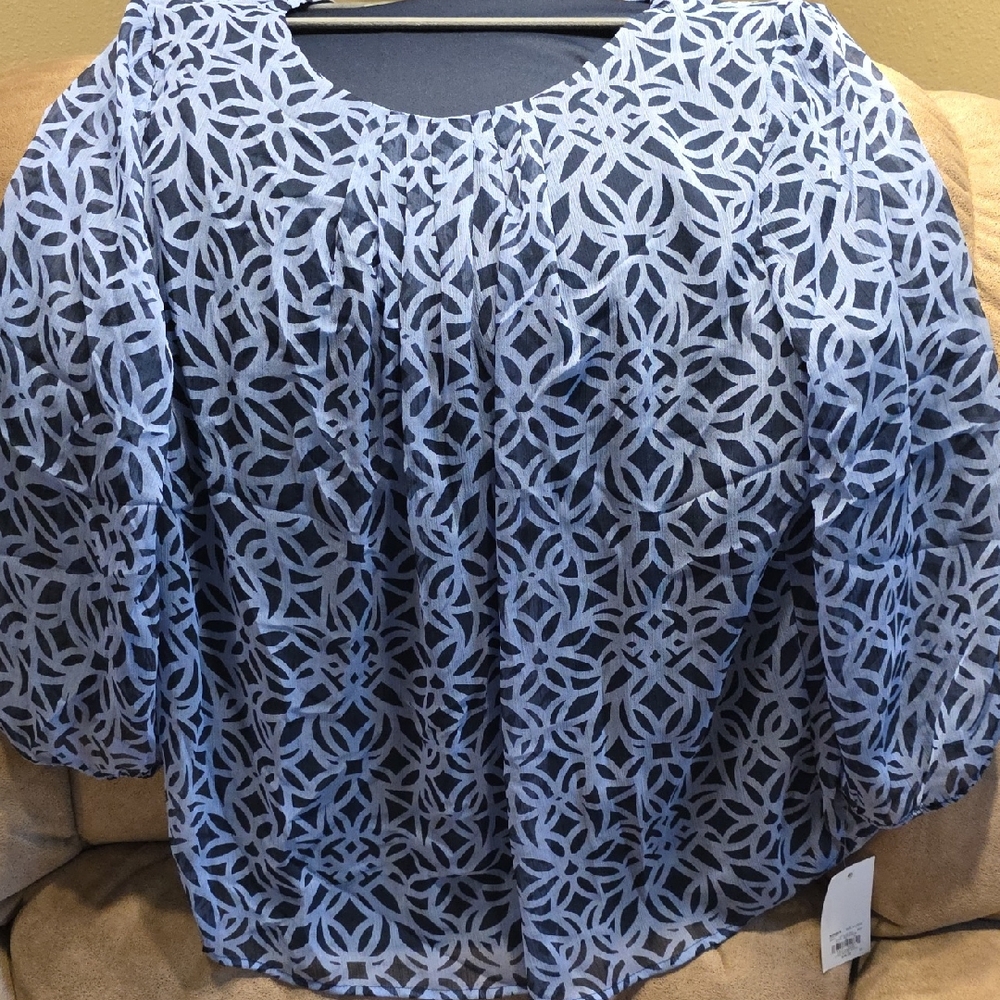 Croft & Barrow Blue and White Geometric Blouse